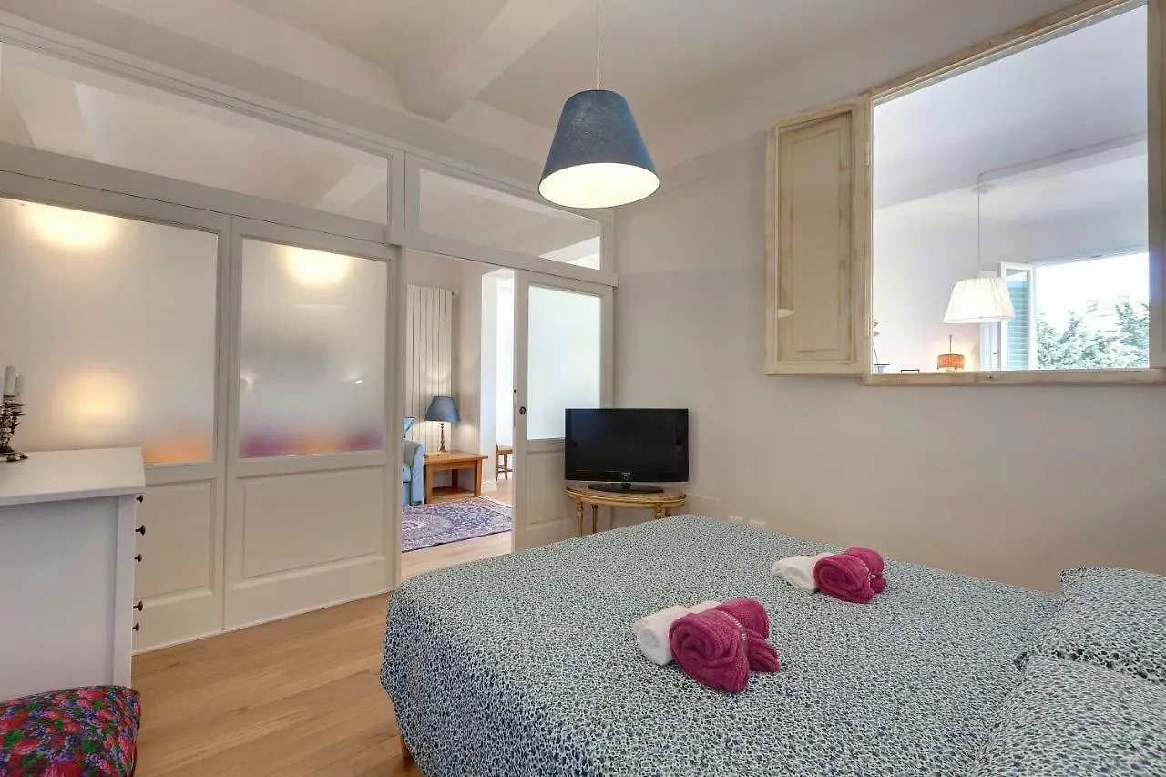Route 30 Apartment Florence